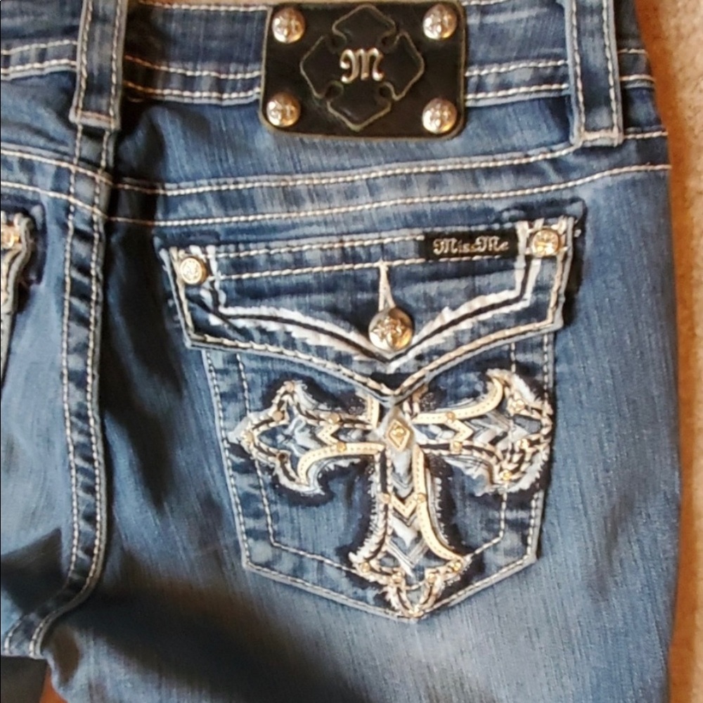 EUC! Miss Me Jeans Size 32 Signature Boot